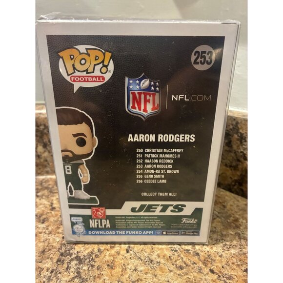 Signed Funko Pop! Jets Aaron Rodgers #253 NFL - Picture 3 of 4